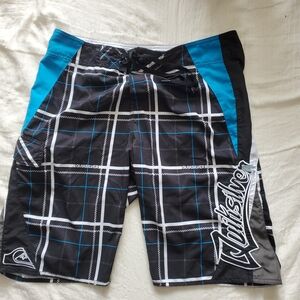 Quiksilver Men's Plaid Swim Shorts in Black and Blue Size 32